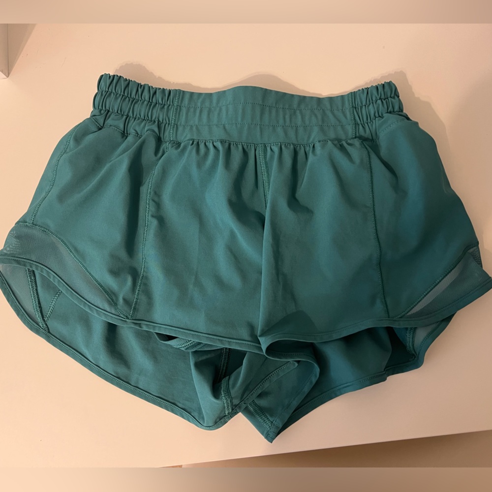 Lululemon Hotty Hot low rise size 4 2.5”